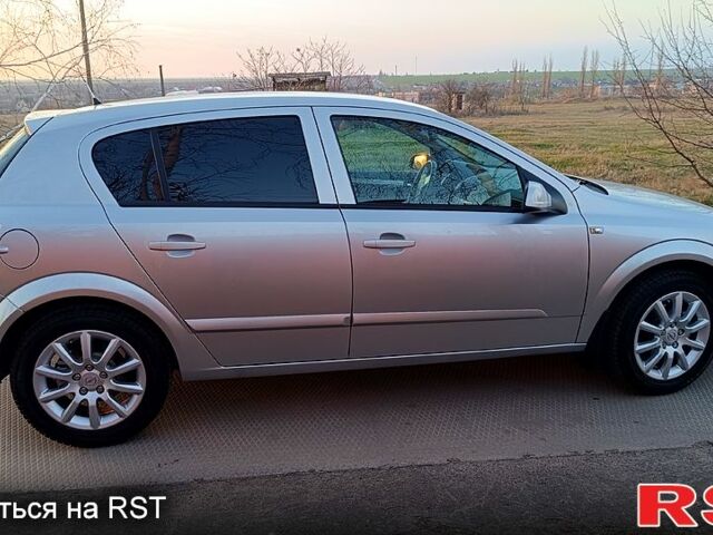 Серый Опель Астра, объемом двигателя 1.6 л и пробегом 245 тыс. км за 5000 $, фото 4 на Automoto.ua