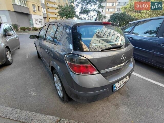 Серый Опель Астра, объемом двигателя 1.6 л и пробегом 220 тыс. км за 5350 $, фото 2 на Automoto.ua