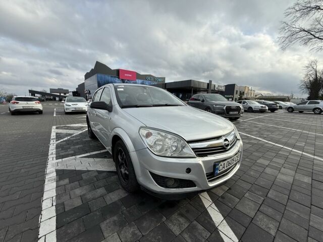 Серый Опель Астра, объемом двигателя 1.6 л и пробегом 315 тыс. км за 3900 $, фото 4 на Automoto.ua