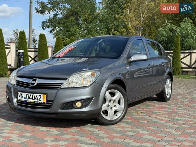 Серый Опель Астра, объемом двигателя 1.6 л и пробегом 180 тыс. км за 6750 $, фото 136 на Automoto.ua