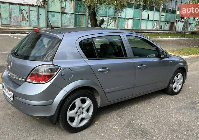 Серый Опель Астра, объемом двигателя 1.6 л и пробегом 255 тыс. км за 5400 $, фото 8 на Automoto.ua