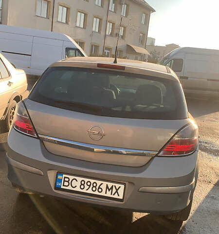 Серый Опель Астра, объемом двигателя 1.6 л и пробегом 252 тыс. км за 4200 $, фото 1 на Automoto.ua