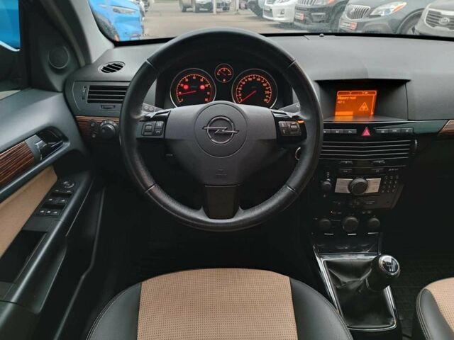 Серый Опель Астра, объемом двигателя 1.6 л и пробегом 255 тыс. км за 6490 $, фото 14 на Automoto.ua