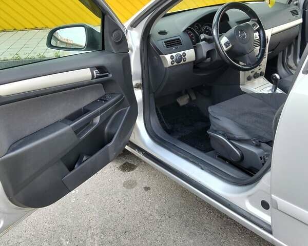 Сірий Опель Астра, об'ємом двигуна 1.6 л та пробігом 280 тис. км за 4950 $, фото 38 на Automoto.ua