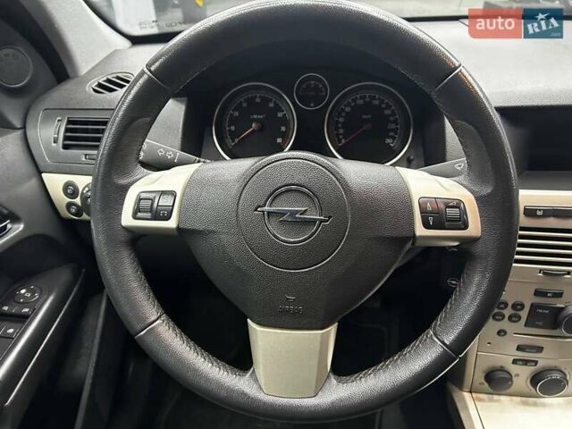 Сірий Опель Астра, об'ємом двигуна 1.6 л та пробігом 183 тис. км за 7000 $, фото 8 на Automoto.ua