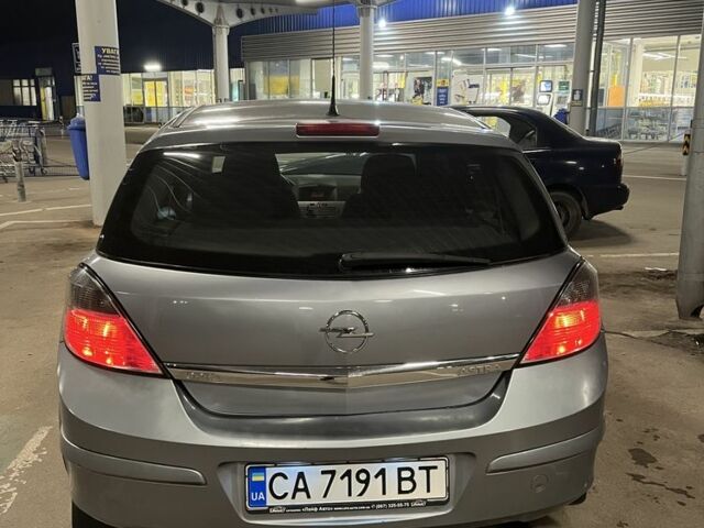 Сірий Опель Астра, об'ємом двигуна 1.4 л та пробігом 296 тис. км за 4000 $, фото 3 на Automoto.ua