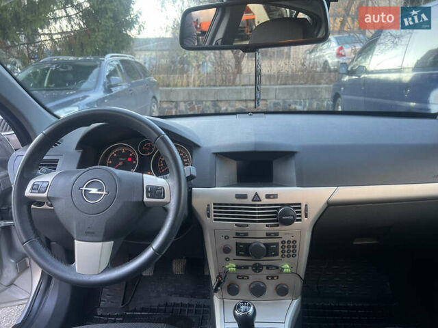 Сірий Опель Астра, об'ємом двигуна 1.7 л та пробігом 310 тис. км за 5000 $, фото 9 на Automoto.ua