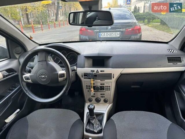 Сірий Опель Астра, об'ємом двигуна 1.25 л та пробігом 280 тис. км за 3700 $, фото 4 на Automoto.ua