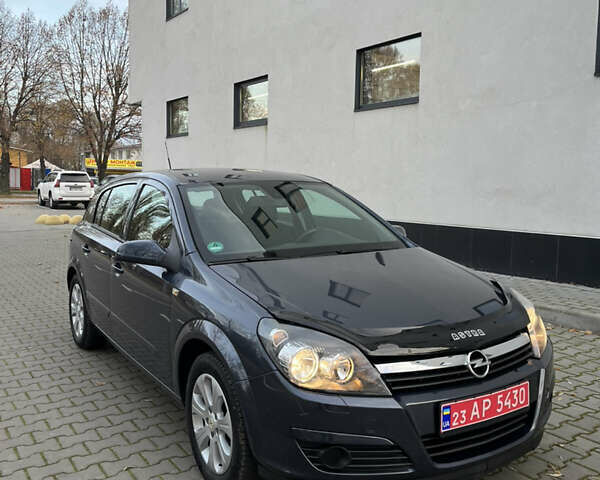 Серый Опель Астра, объемом двигателя 1.6 л и пробегом 207 тыс. км за 5800 $, фото 11 на Automoto.ua