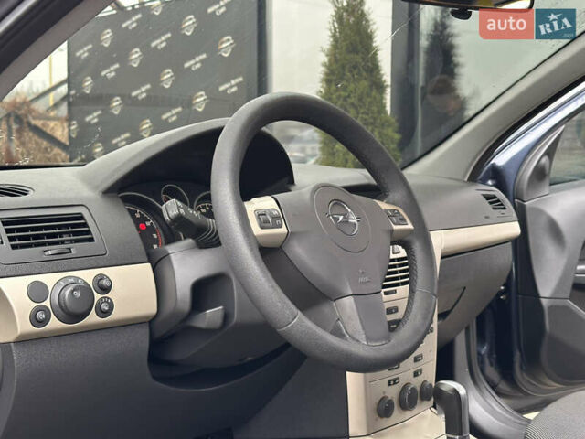 Серый Опель Астра, объемом двигателя 1.8 л и пробегом 230 тыс. км за 6900 $, фото 13 на Automoto.ua