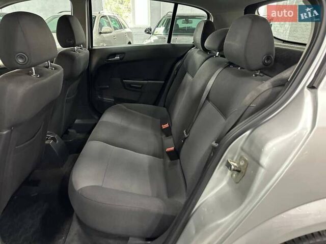 Серый Опель Астра, объемом двигателя 1.6 л и пробегом 117 тыс. км за 6999 $, фото 14 на Automoto.ua