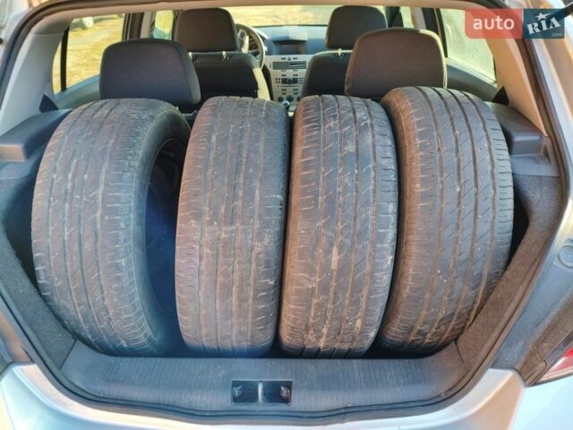 Серый Опель Астра, объемом двигателя 1.6 л и пробегом 185 тыс. км за 4550 $, фото 6 на Automoto.ua