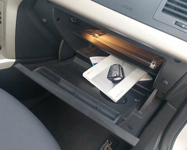 Серый Опель Астра, объемом двигателя 1.6 л и пробегом 223 тыс. км за 5600 $, фото 39 на Automoto.ua