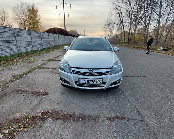 Серый Опель Астра, объемом двигателя 1.6 л и пробегом 223 тыс. км за 5600 $, фото 62 на Automoto.ua