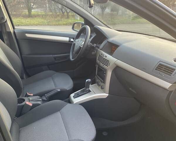 Серый Опель Астра, объемом двигателя 1.8 л и пробегом 220 тыс. км за 6999 $, фото 15 на Automoto.ua