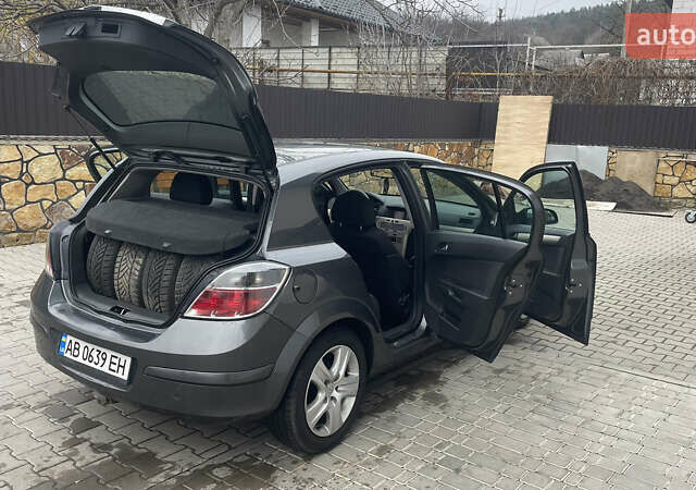 Серый Опель Астра, объемом двигателя 1.7 л и пробегом 285 тыс. км за 5399 $, фото 9 на Automoto.ua