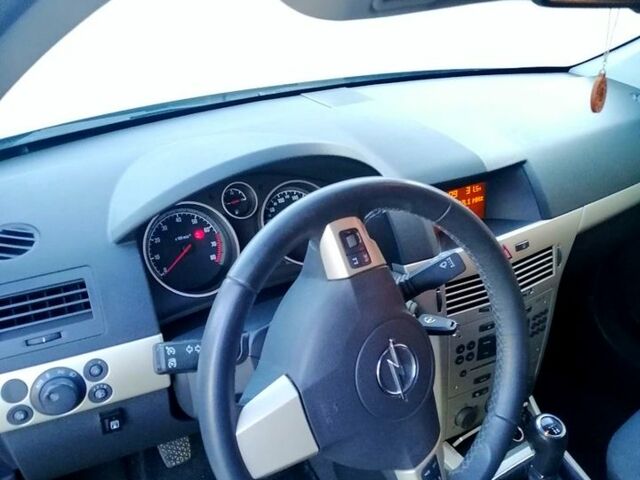 Сірий Опель Астра, об'ємом двигуна 1.4 л та пробігом 250 тис. км за 5300 $, фото 3 на Automoto.ua