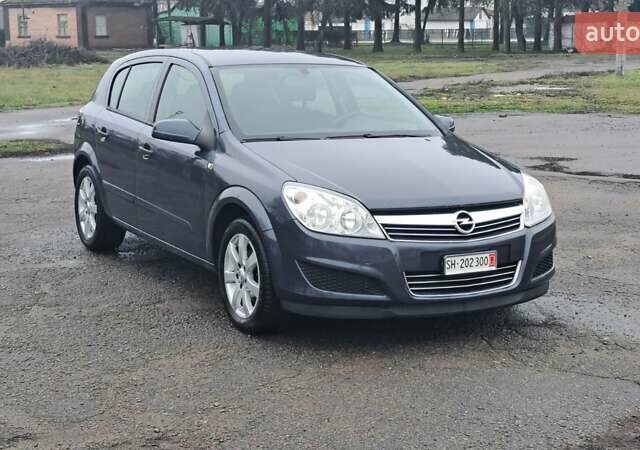 Серый Опель Астра, объемом двигателя 1.8 л и пробегом 215 тыс. км за 6450 $, фото 2 на Automoto.ua