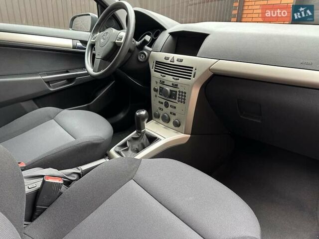 Серый Опель Астра, объемом двигателя 1.6 л и пробегом 236 тыс. км за 5499 $, фото 16 на Automoto.ua