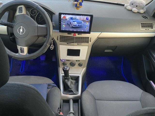 Опель Астра 2008 в Днепре (Днепропетровске) на Automoto.ua Серый Опель Астра, объемом двигателя 1.6 л и пробегом 252 тыс. км за 4300 $, фото 4 на Automoto.ua