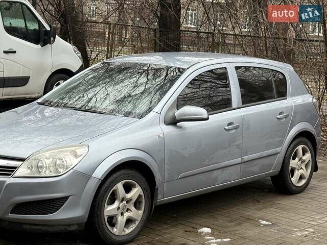 Серый Опель Астра, объемом двигателя 1.36 л и пробегом 260 тыс. км за 4500 $, фото 10 на Automoto.ua