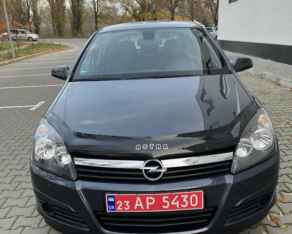 Серый Опель Астра, объемом двигателя 1.6 л и пробегом 207 тыс. км за 5800 $, фото 2 на Automoto.ua
