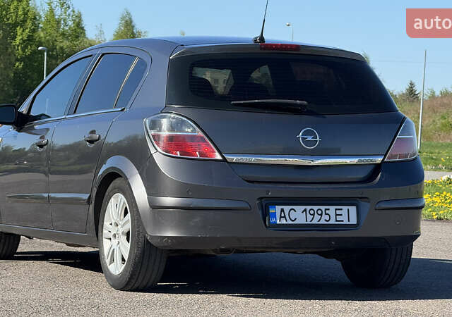 Серый Опель Астра, объемом двигателя 1.7 л и пробегом 238 тыс. км за 5200 $, фото 23 на Automoto.ua