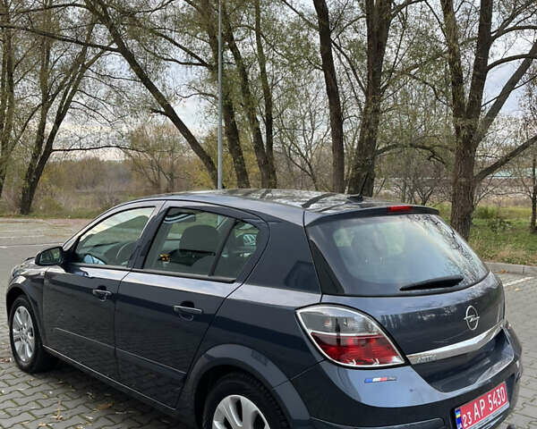 Серый Опель Астра, объемом двигателя 1.6 л и пробегом 207 тыс. км за 5800 $, фото 4 на Automoto.ua