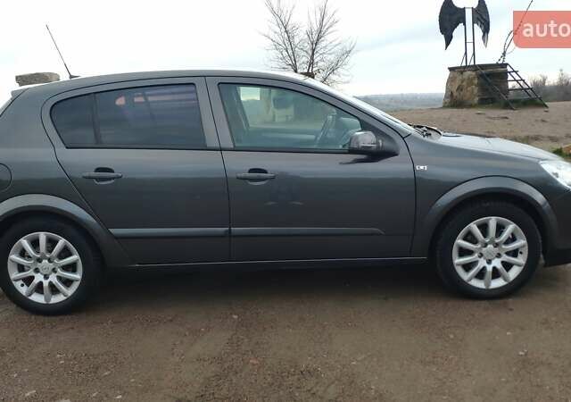 Сірий Опель Астра, об'ємом двигуна 1.8 л та пробігом 196 тис. км за 7300 $, фото 4 на Automoto.ua