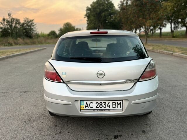 Сірий Опель Астра, об'ємом двигуна 1.6 л та пробігом 236 тис. км за 4200 $, фото 4 на Automoto.ua