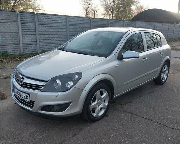 Серый Опель Астра, объемом двигателя 1.6 л и пробегом 223 тыс. км за 5600 $, фото 5 на Automoto.ua