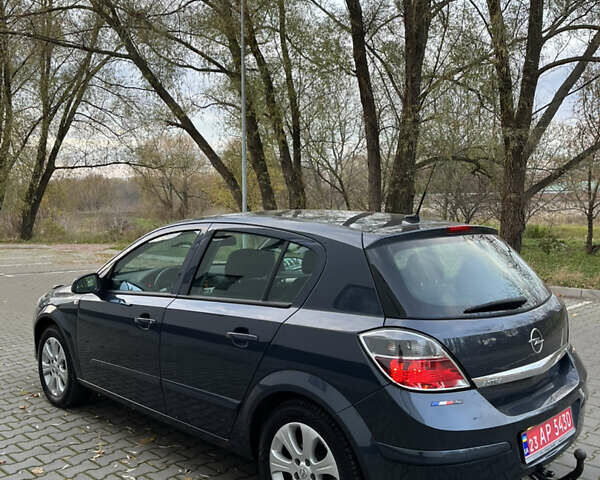 Серый Опель Астра, объемом двигателя 1.6 л и пробегом 207 тыс. км за 5800 $, фото 8 на Automoto.ua