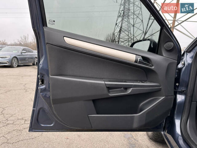 Серый Опель Астра, объемом двигателя 1.8 л и пробегом 230 тыс. км за 6900 $, фото 14 на Automoto.ua