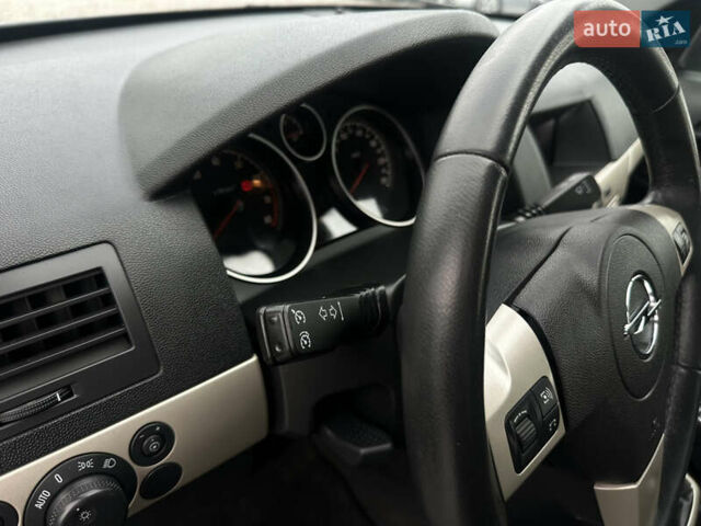 Сірий Опель Астра, об'ємом двигуна 1.6 л та пробігом 215 тис. км за 5800 $, фото 29 на Automoto.ua