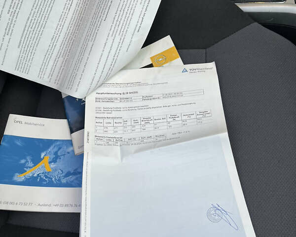 Серый Опель Астра, объемом двигателя 1.6 л и пробегом 207 тыс. км за 5800 $, фото 37 на Automoto.ua