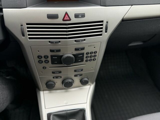 Сірий Опель Астра, об'ємом двигуна 1.3 л та пробігом 254 тис. км за 2750 $, фото 11 на Automoto.ua