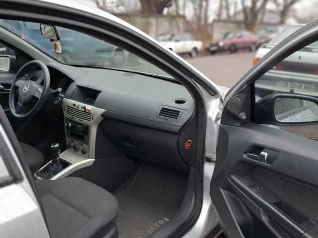 Сірий Опель Астра, об'ємом двигуна 1.4 л та пробігом 250 тис. км за 3700 $, фото 5 на Automoto.ua