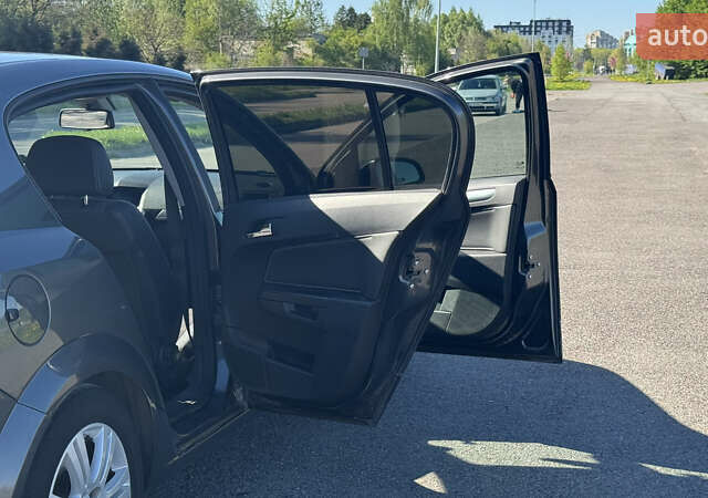 Серый Опель Астра, объемом двигателя 1.7 л и пробегом 238 тыс. км за 5200 $, фото 34 на Automoto.ua