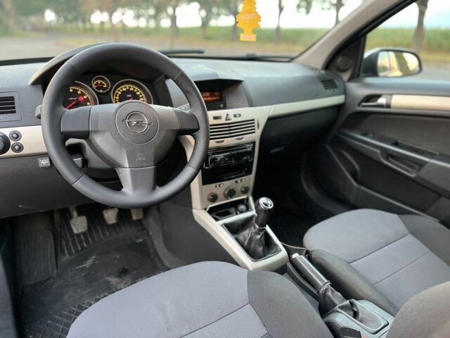 Сірий Опель Астра, об'ємом двигуна 1.6 л та пробігом 236 тис. км за 4200 $, фото 10 на Automoto.ua