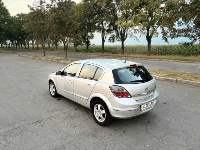 Сірий Опель Астра, об'ємом двигуна 1.6 л та пробігом 236 тис. км за 4200 $, фото 2 на Automoto.ua