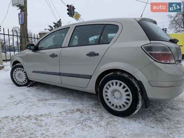 Серый Опель Астра, объемом двигателя 1.4 л и пробегом 174 тыс. км за 4800 $, фото 5 на Automoto.ua