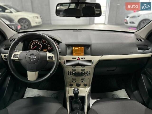 Серый Опель Астра, объемом двигателя 1.6 л и пробегом 117 тыс. км за 6999 $, фото 18 на Automoto.ua