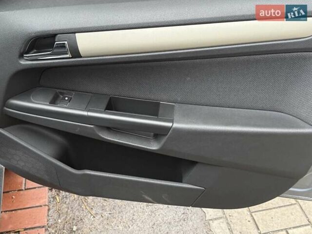 Серый Опель Астра, объемом двигателя 1.36 л и пробегом 260 тыс. км за 4500 $, фото 31 на Automoto.ua