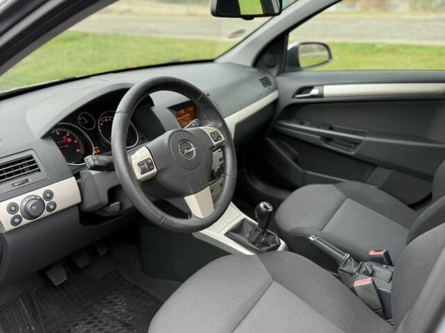 Сірий Опель Астра, об'ємом двигуна 1.3 л та пробігом 254 тис. км за 2750 $, фото 8 на Automoto.ua