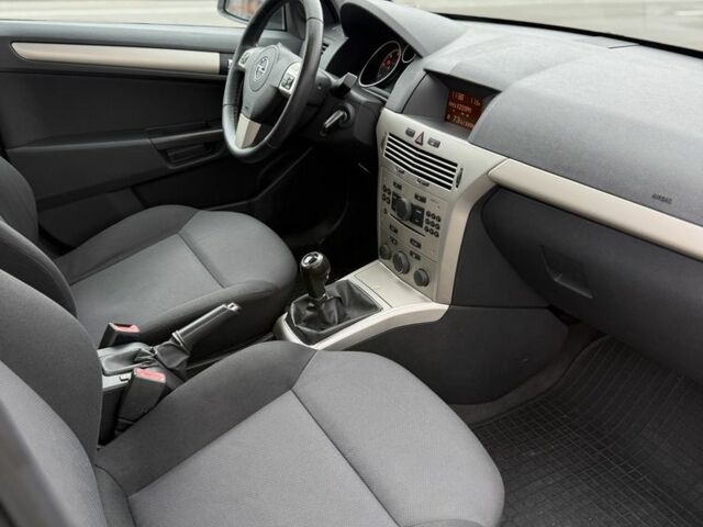 Сірий Опель Астра, об'ємом двигуна 1.3 л та пробігом 254 тис. км за 2750 $, фото 5 на Automoto.ua