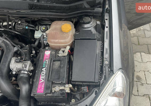 Серый Опель Астра, объемом двигателя 1.7 л и пробегом 285 тыс. км за 5399 $, фото 2 на Automoto.ua