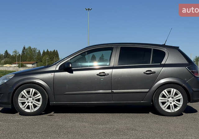 Серый Опель Астра, объемом двигателя 1.7 л и пробегом 238 тыс. км за 5200 $, фото 31 на Automoto.ua