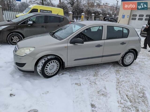 Серый Опель Астра, объемом двигателя 1.4 л и пробегом 174 тыс. км за 4800 $, фото 4 на Automoto.ua