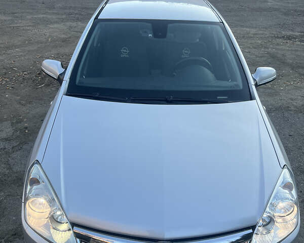 Сірий Опель Астра, об'ємом двигуна 1.7 л та пробігом 310 тис. км за 5000 $, фото 4 на Automoto.ua