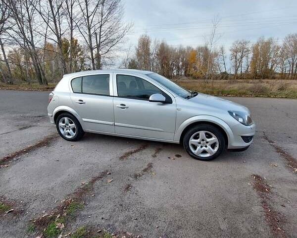 Серый Опель Астра, объемом двигателя 1.6 л и пробегом 223 тыс. км за 5600 $, фото 63 на Automoto.ua